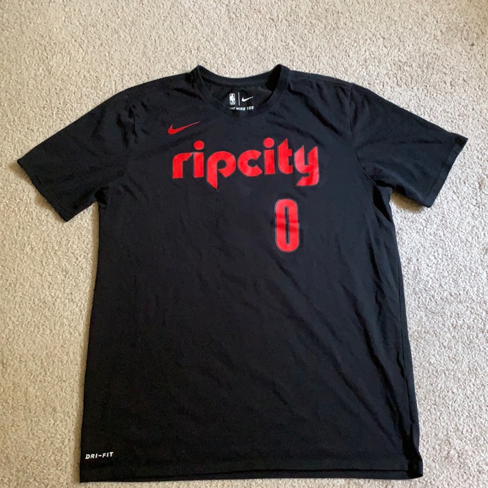 Men’s Blazers t-shirt.